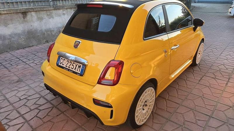 Usata Abarth 595C 145 CV (106 kW) 2017 Giallo Cabrio