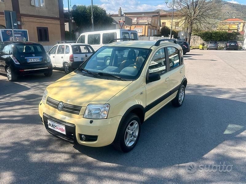Giallo Usata 2005 Fiat Panda 4x4 Climbing Due volumi | 4300 € (Ottimo prezzo) - Immagine 1/4