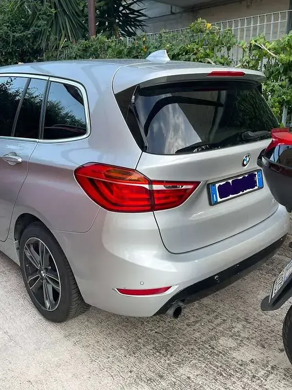 Usata BMW 218 Gran Tourer Sport Line 136 CV (100 kW) 2016 Argento Monovolume