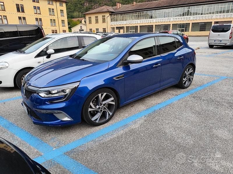 Usata Renault Mégane GT Line GT 205 CV (150 kW) 2018 Blu Utilitaria