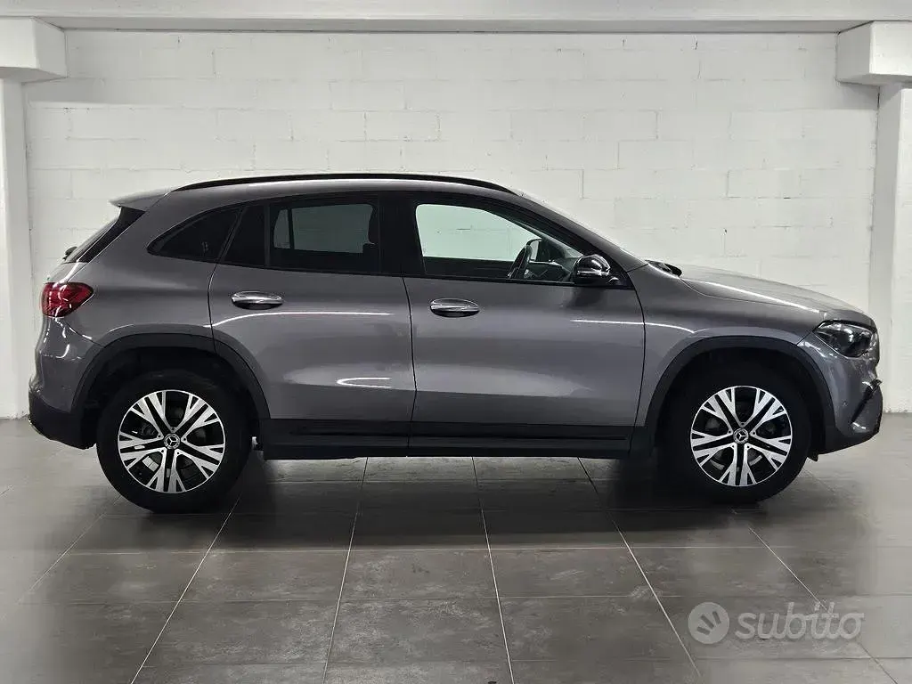 Usata Mercedes GLA200 Advanced Plus 150 CV (110 kW) 2024 Grigio SUV