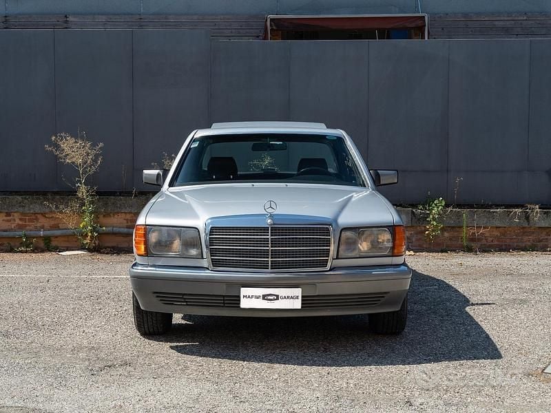 Usata Mercedes S300 SE 188 CV (138 kW) 1986 Argento Berlina