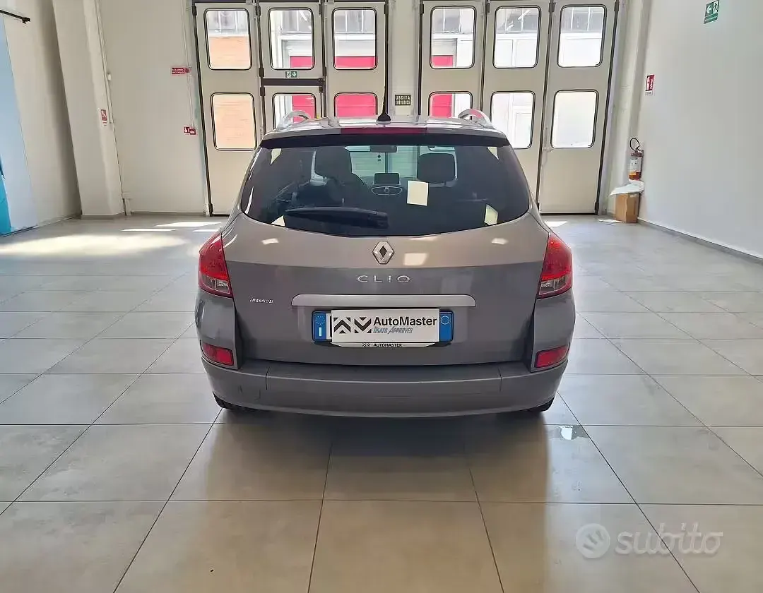 Usata Renault Clio Dynamique 101 CV (74 kW) 2009 Grigio Station wagon