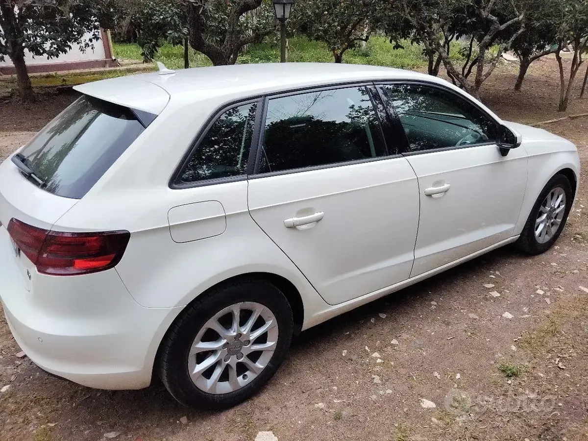 Usata Audi A3 105 CV (77 kW) 2013 Bianco Berlina
