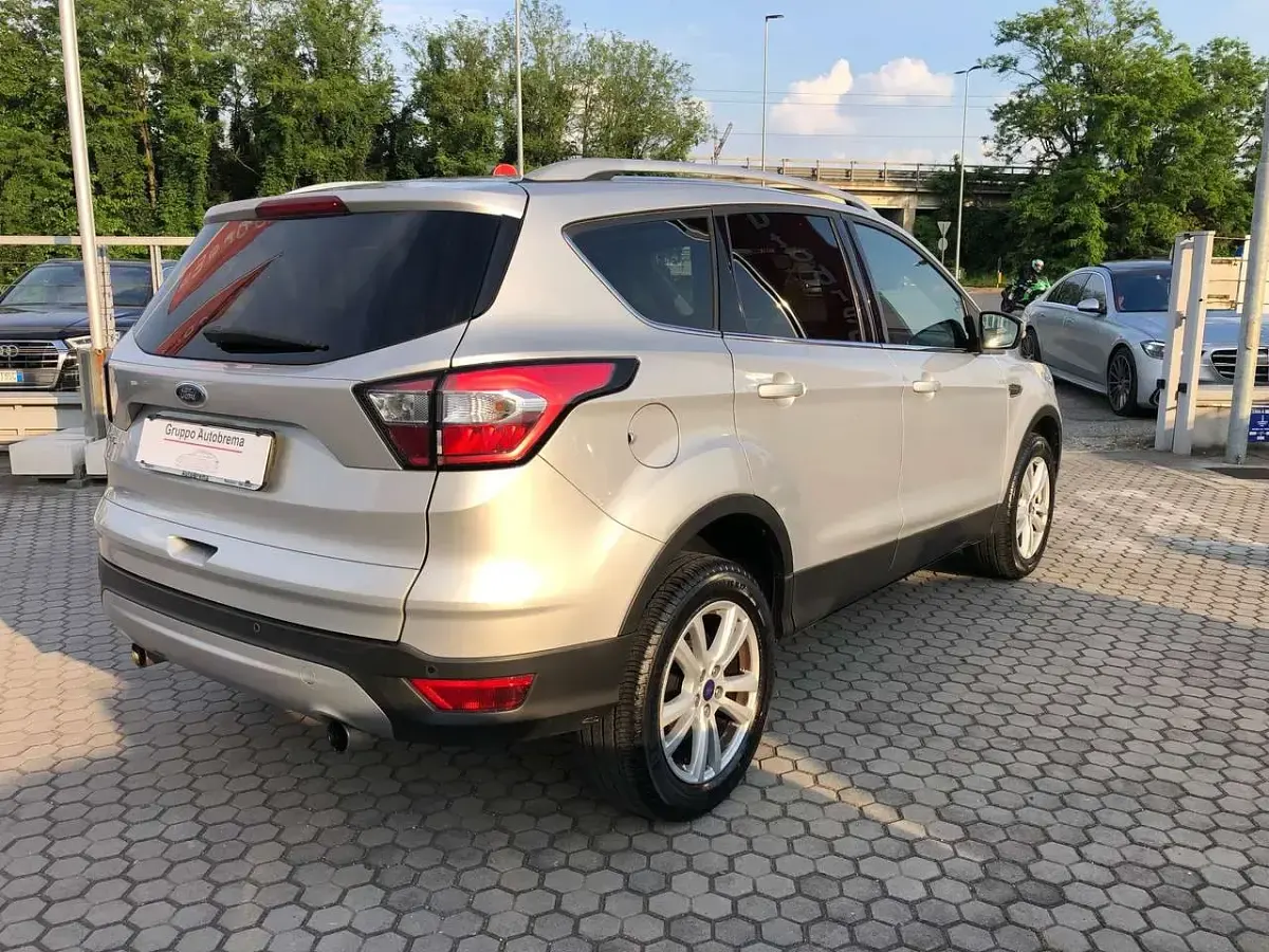 Usata Ford Kuga Titanium S 120 CV (88 kW) 2019 Argento SUV