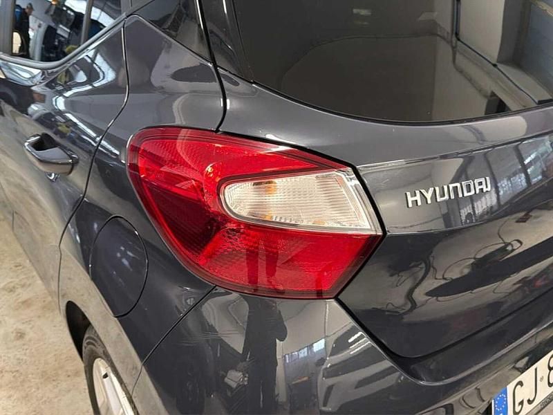 Usata Hyundai i10 67 CV (49 kW) 2022 Blu Utilitaria