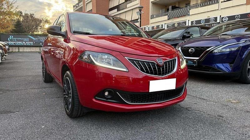 Usata Lancia Ypsilon Gold 69 CV (50 kW) 2023 Rosso argilla Utilitaria