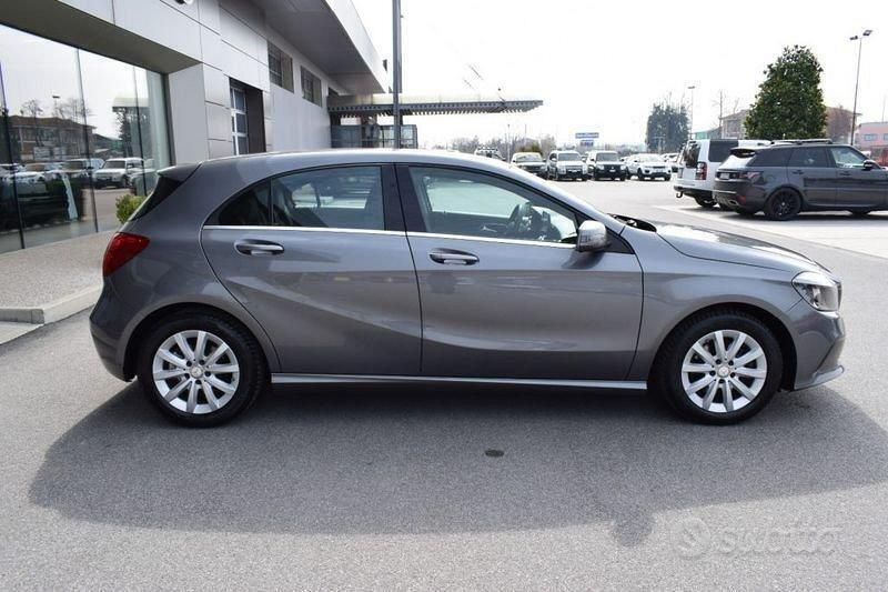 Usata Mercedes A160 102 CV (75 kW) 2016 Grigio Berlina
