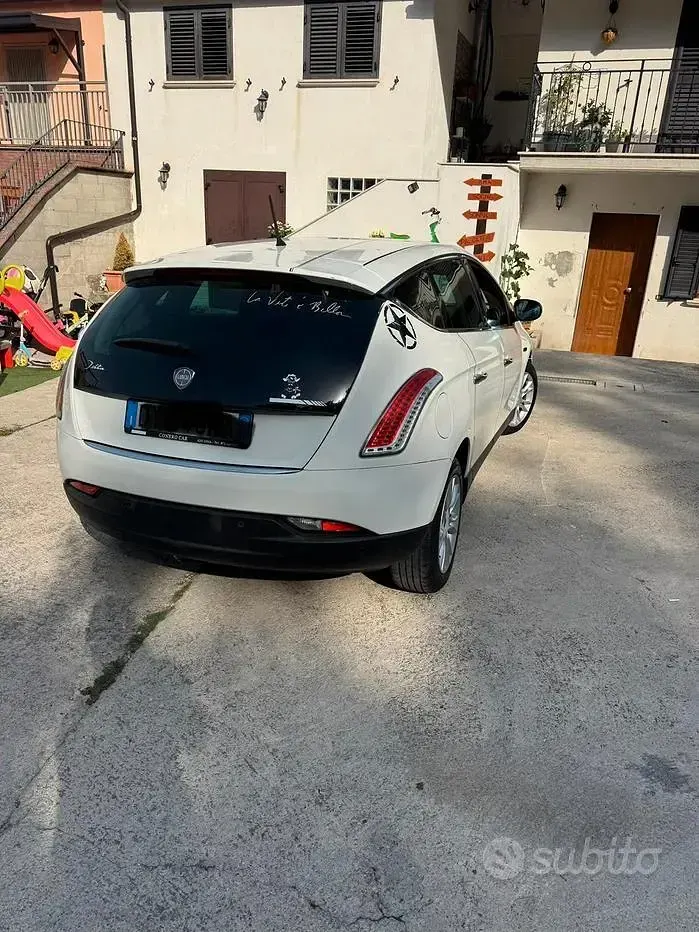 Usata Lancia Delta 120 CV (88 kW) 2009 Bianco Utilitaria