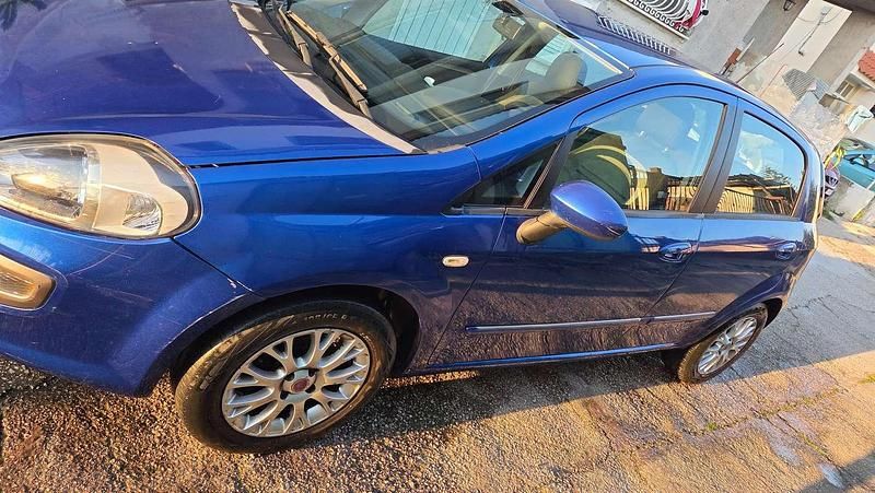 Usata Fiat Punto Evo Dynamic 77 CV (56 kW) 2010 Blu/azzurro Utilitaria