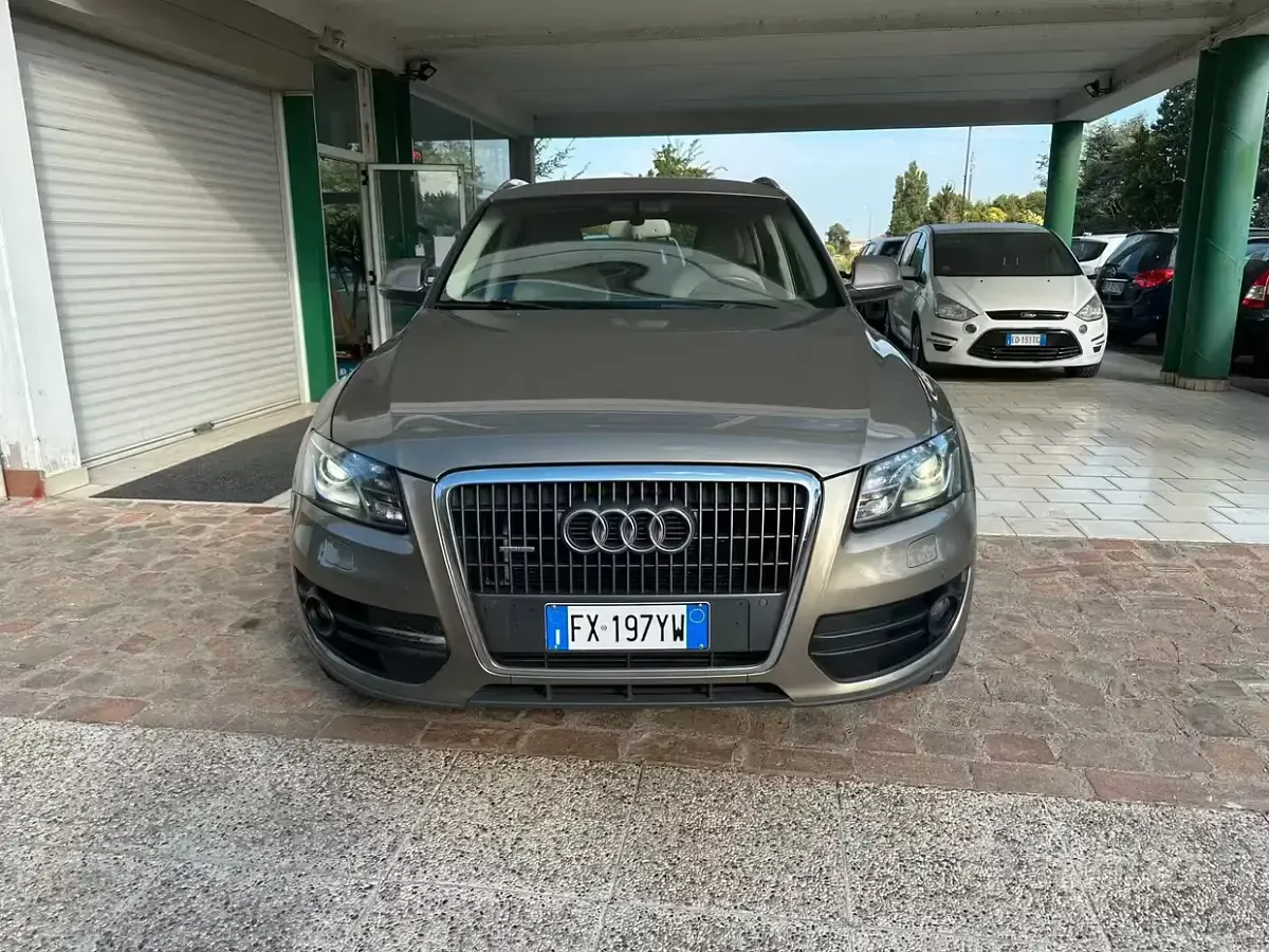 Usata Audi Q5 Advanced Plus 143 CV (105 kW) 2011 Marrone SUV