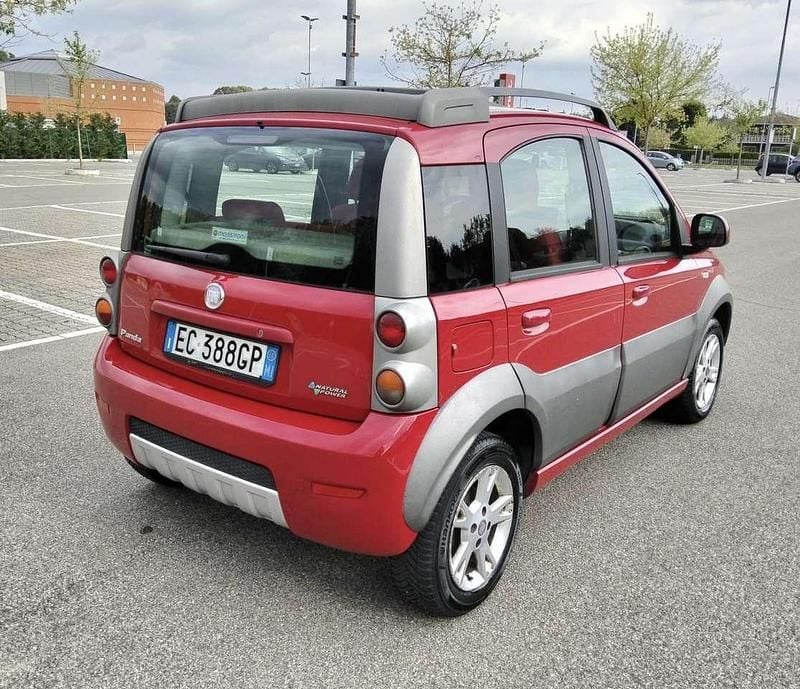 Usata Fiat Panda Cross 60 CV (44 kW) 2010 Rosso Utilitaria