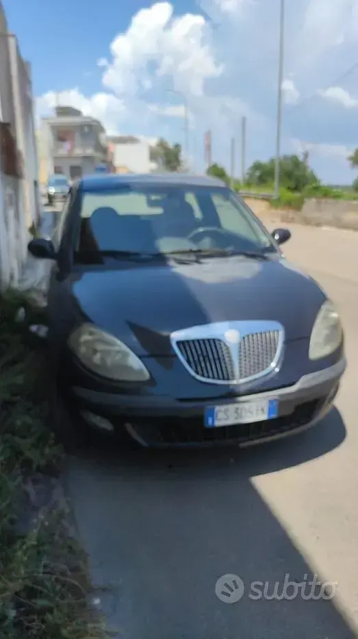 Usata Lancia Ypsilon 69 CV (50 kW) 2004 Utilitaria