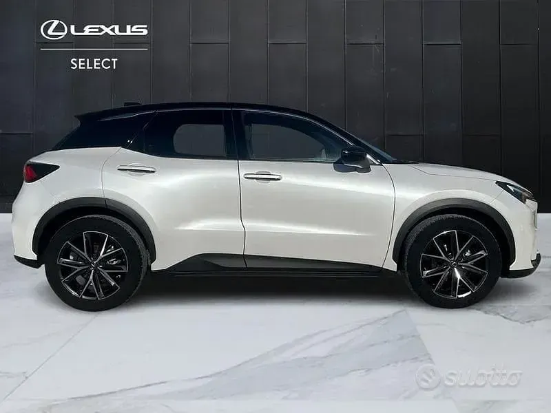 Usata Lexus LBX 136 CV (100 kW) 2024 Bianco SUV