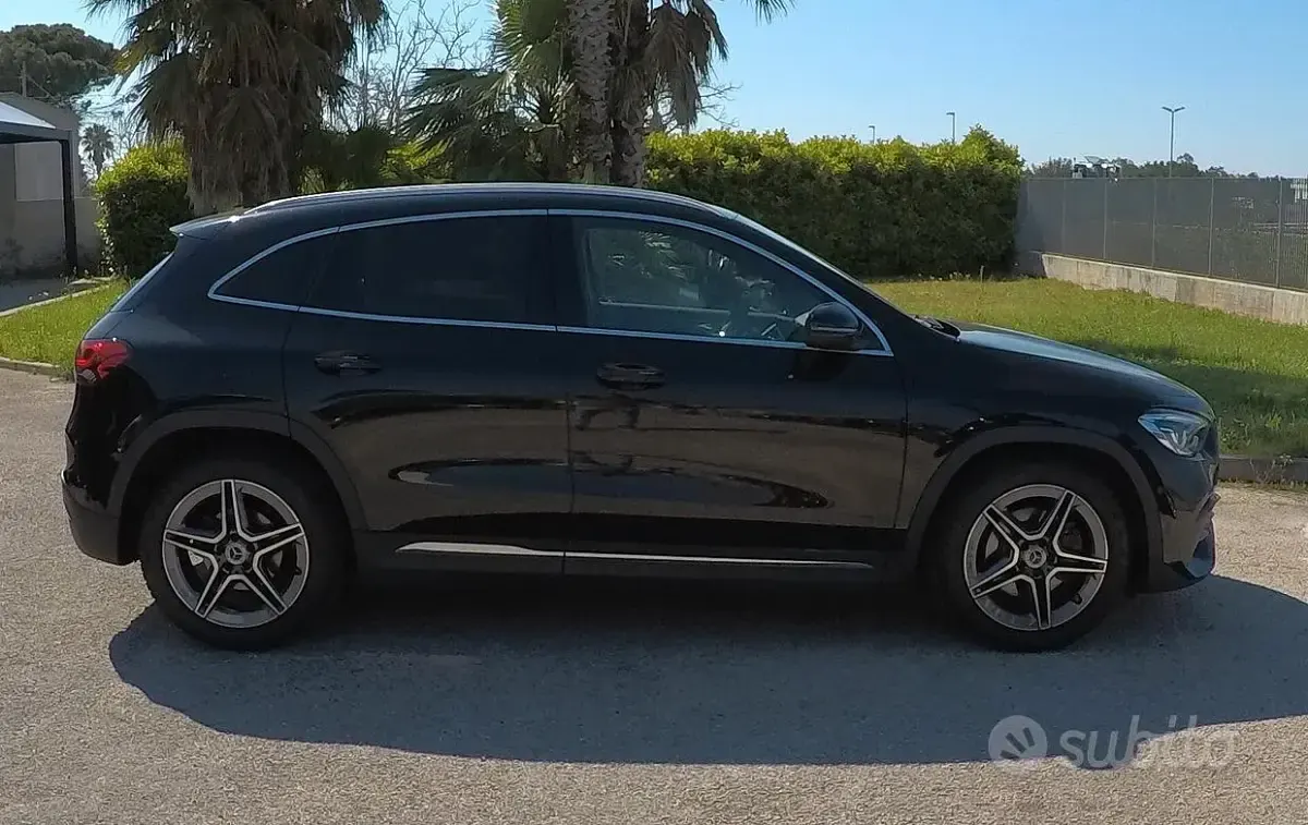 Usata Mercedes GLA200 AMG Line Premium 150 CV (110 kW) 2022 Nero SUV
