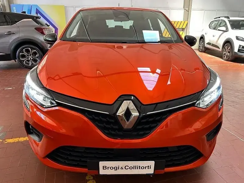 Usata Renault Clio Equilibre 90 CV (66 kW) 2023 Arancione Utilitaria