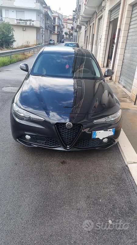 Usata Alfa Romeo Giulia 150 CV (110 kW) 2016 Nero Berlina