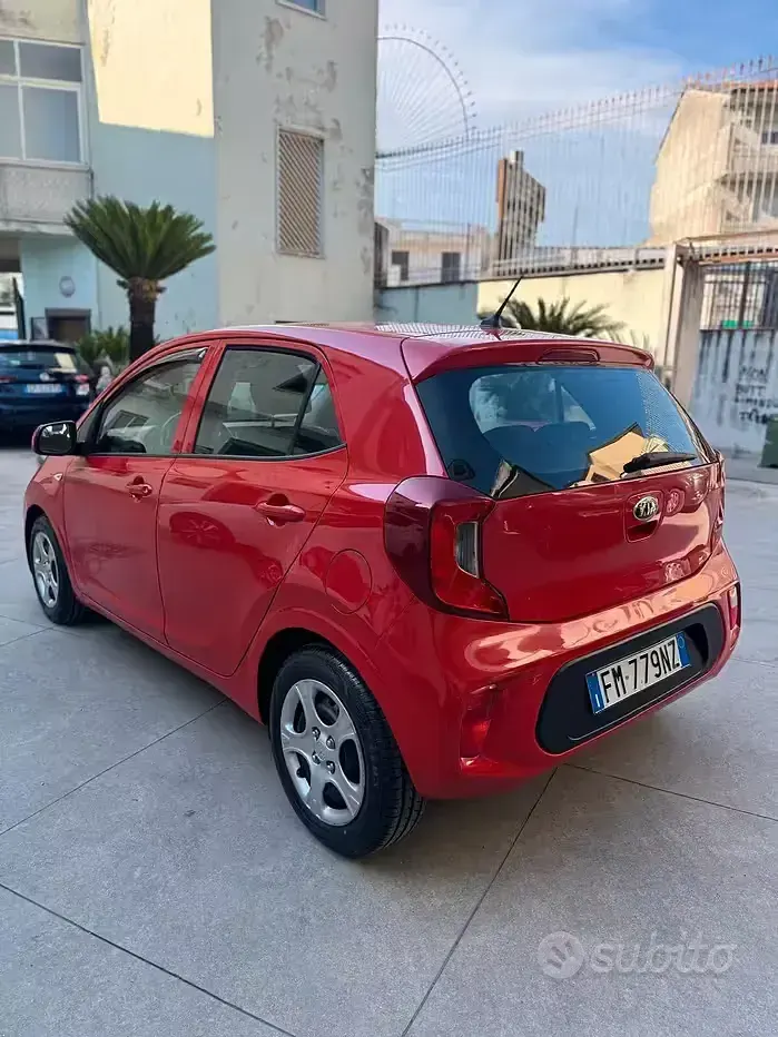 Usata Kia Picanto City 67 CV (49 kW) 2018 Rosso Utilitaria