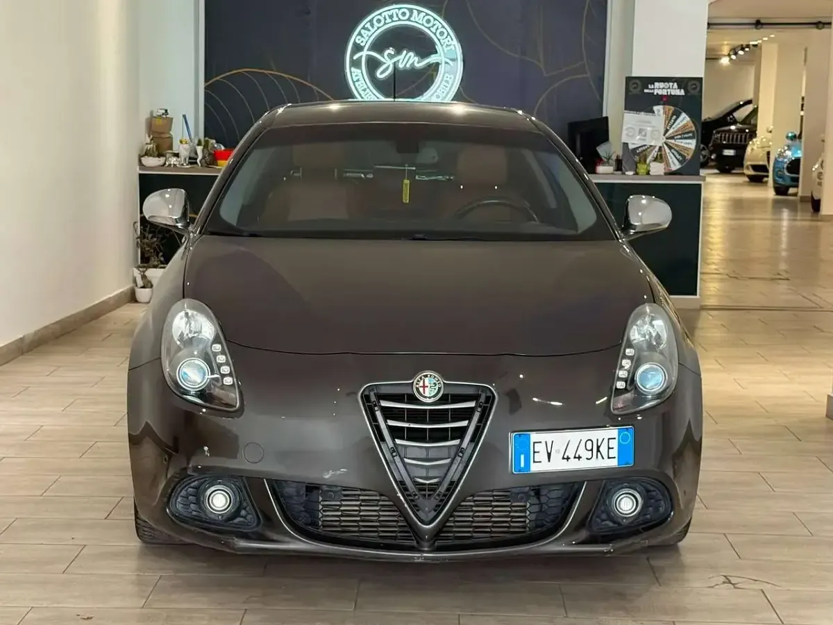 Usata Alfa Romeo Giulietta Exclusive 150 CV (110 kW) 2014 Grigio Utilitaria