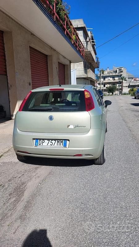 Usata Fiat Grande Punto 75 CV (55 kW) 2005 Giallo Utilitaria
