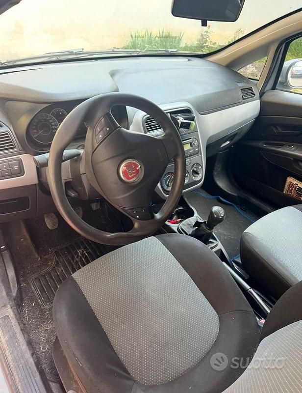 Usata Fiat Grande Punto 90 CV (66 kW) 2010 Grigio Utilitaria