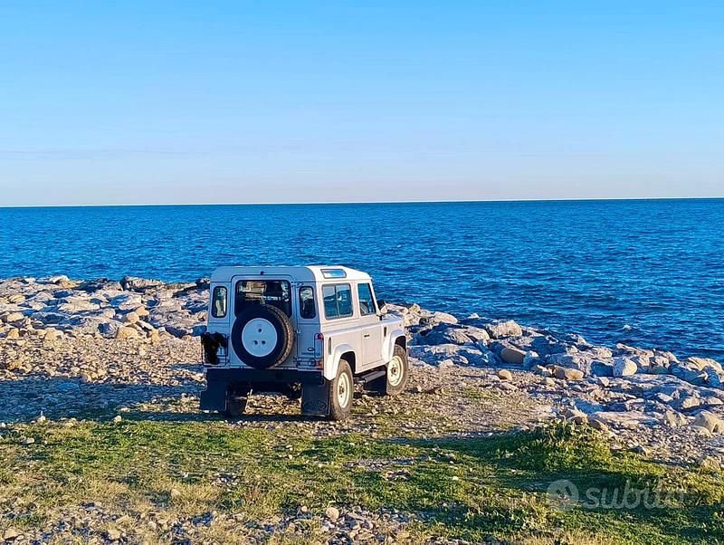 Usata Land Rover Defender 2010 Grigio
