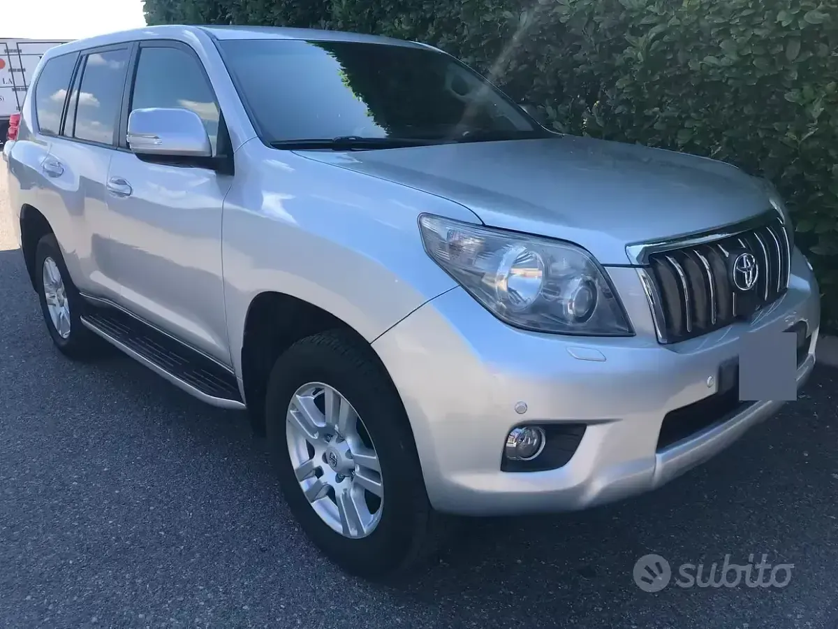 Usata Toyota Land Cruiser 190 CV (139 kW) 2010 Grigio SUV