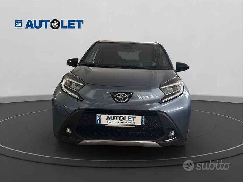 Usata Toyota Aygo X Lounge 72 CV (52 kW) 2025 Verde SUV