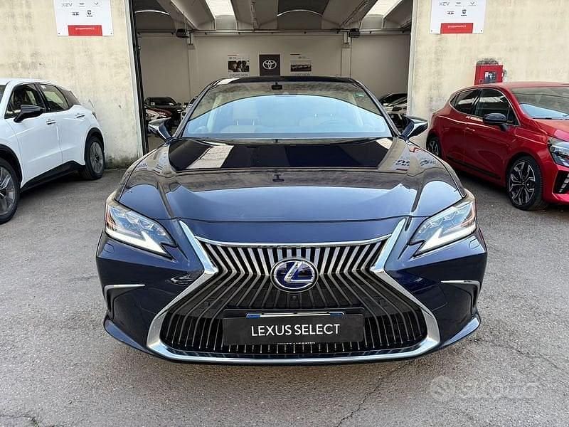 Usata Lexus ES300H Luxury Line 217 CV (159 kW) 2022 Blu Berlina