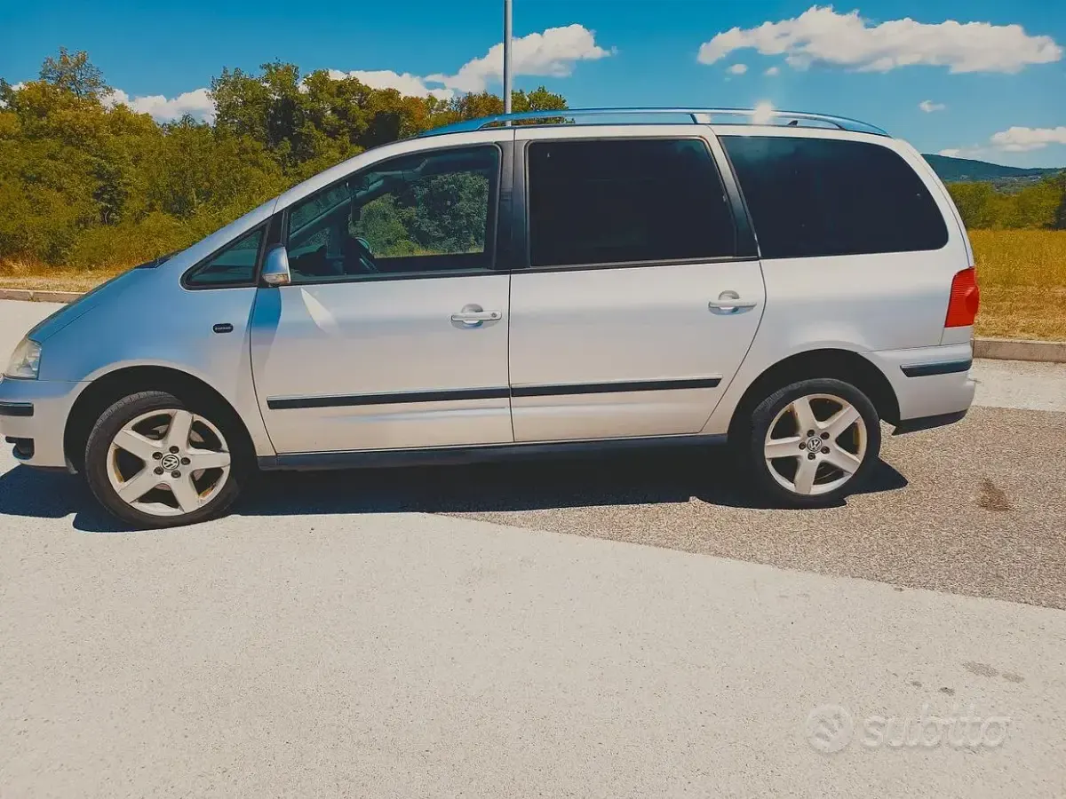Usata VW Sharan 140 CV (102 kW) 2009 Grigio Monovolume