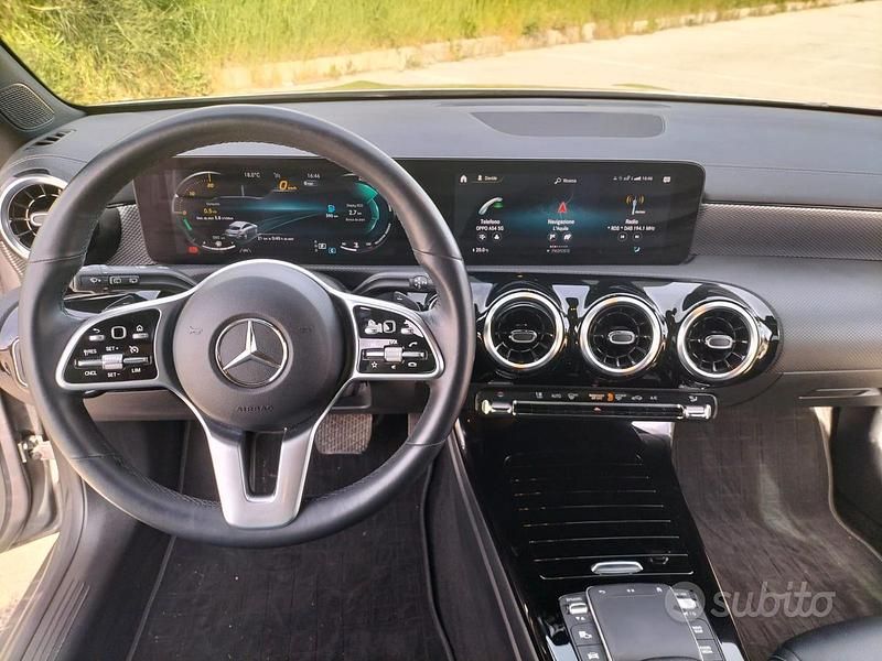 Usata Mercedes CLA200 Shooting Brake Executive 150 CV (110 kW) 2021 Grigio Station wagon