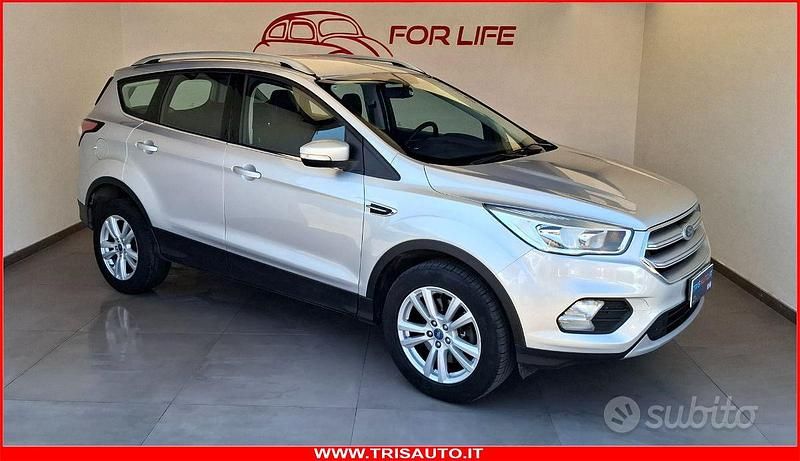 Usata Ford Kuga Business Edition 121 CV (88 kW) 2017 Argento SUV