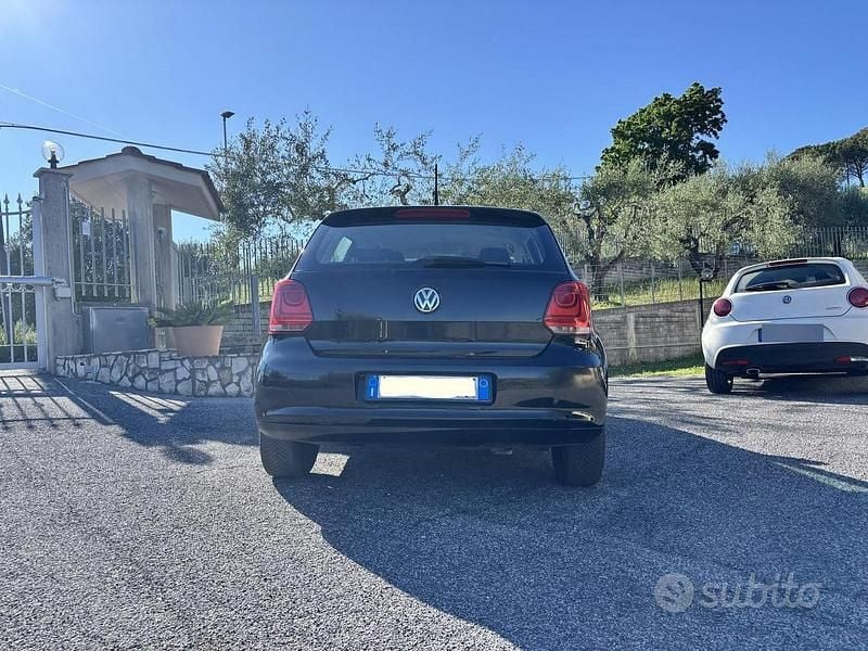 Usado VW Polo 90 CV (66 kW) 2012 Negro Utilitario