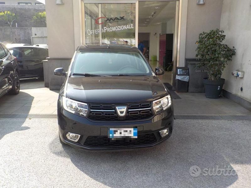 Grigio scuro Usata 2019 Dacia Sandero Comfort Due volumi | 9500 € (Buon prezzo) - Immagine 1/3