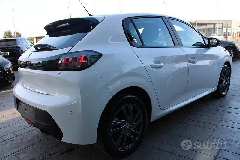 Usata Peugeot 208 Active 75 CV (55 kW) 2022 Bianco Utilitaria