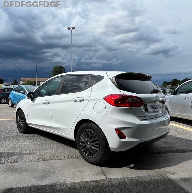 Usata Ford Fiesta 70 CV (51 kW) 2018 Bianco Utilitaria