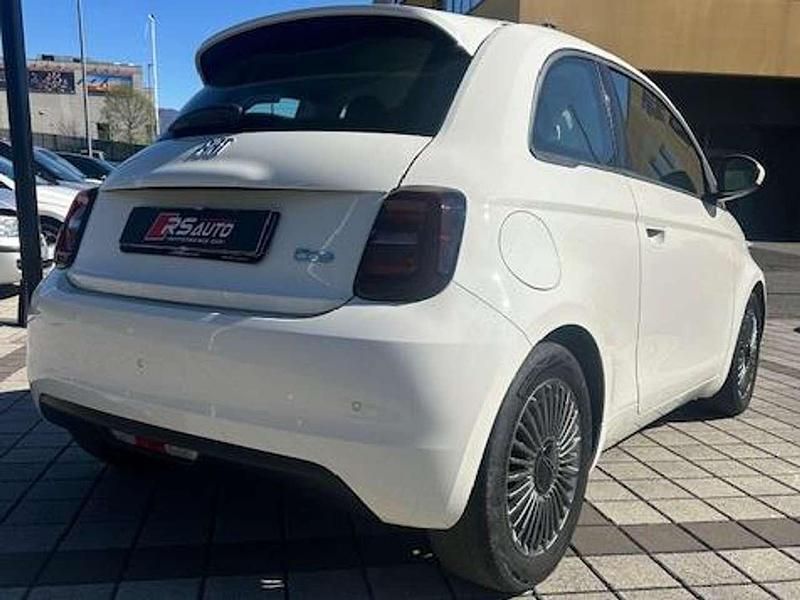 Usata Fiat 500e Icon 42 kW (58 CV) 2021 Bianco Utilitaria
