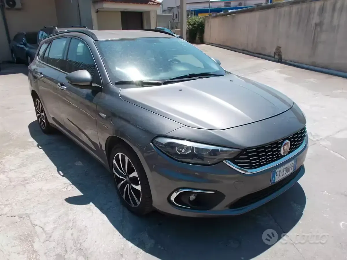 Usata Fiat Tipo Lounge 120 CV (88 kW) 2019 Grigio Station wagon