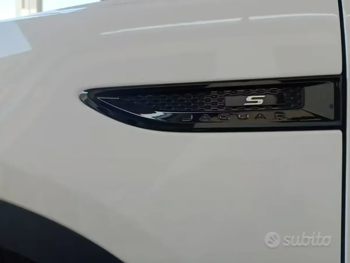 Usata Jaguar E-Pace 150 CV (110 kW) 2019 Bianco SUV