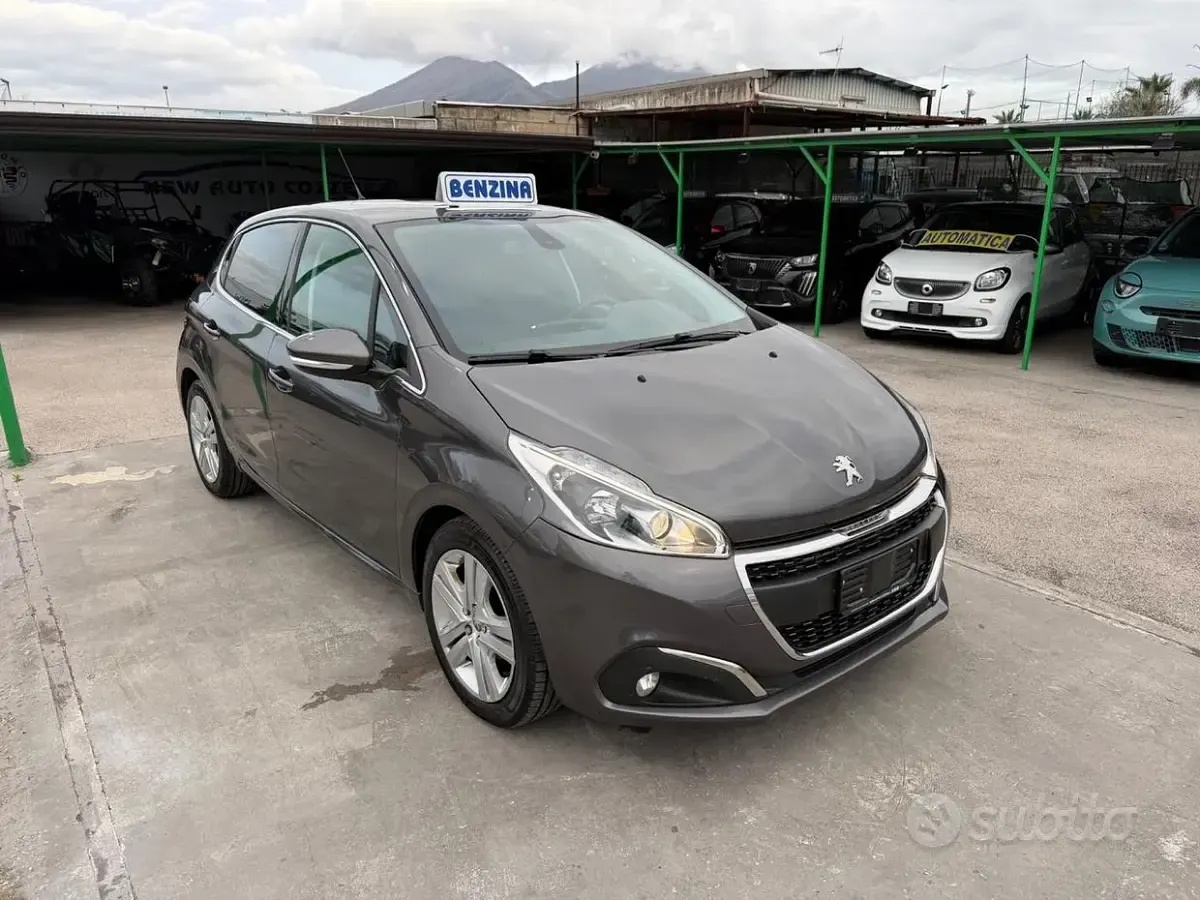 Usata Peugeot 208 Allure 110 CV (80 kW) 2019 Grigio Utilitaria