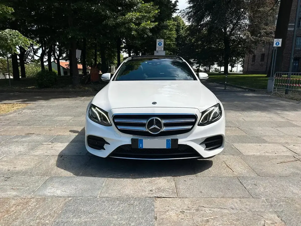 Usata Mercedes E350 Premium 258 CV (189 kW) 2017 Bianco Station wagon