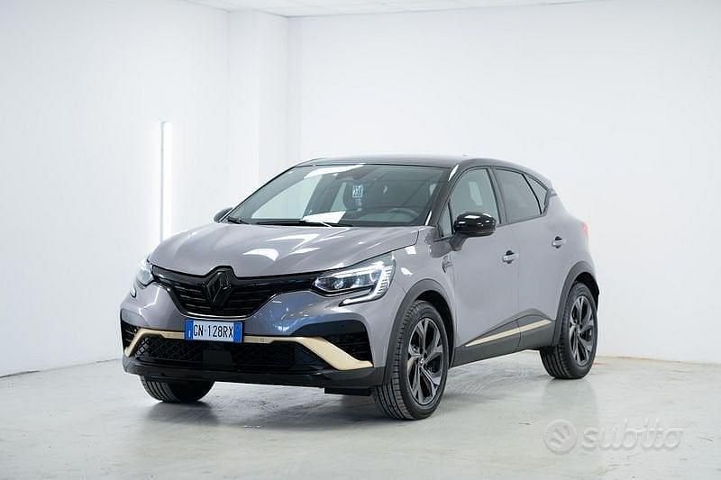 Usata Renault Captur Engineered 145 CV (106 kW) 2023 Grigio SUV