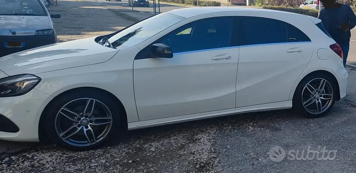 Usata Mercedes A180 109 CV (80 kW) 2016 Bianco Utilitaria