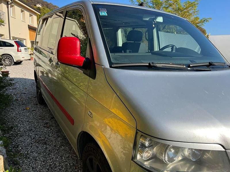 Usata VW Multivan Comfortline 174 CV (127 kW) 2003 Argento Furgone