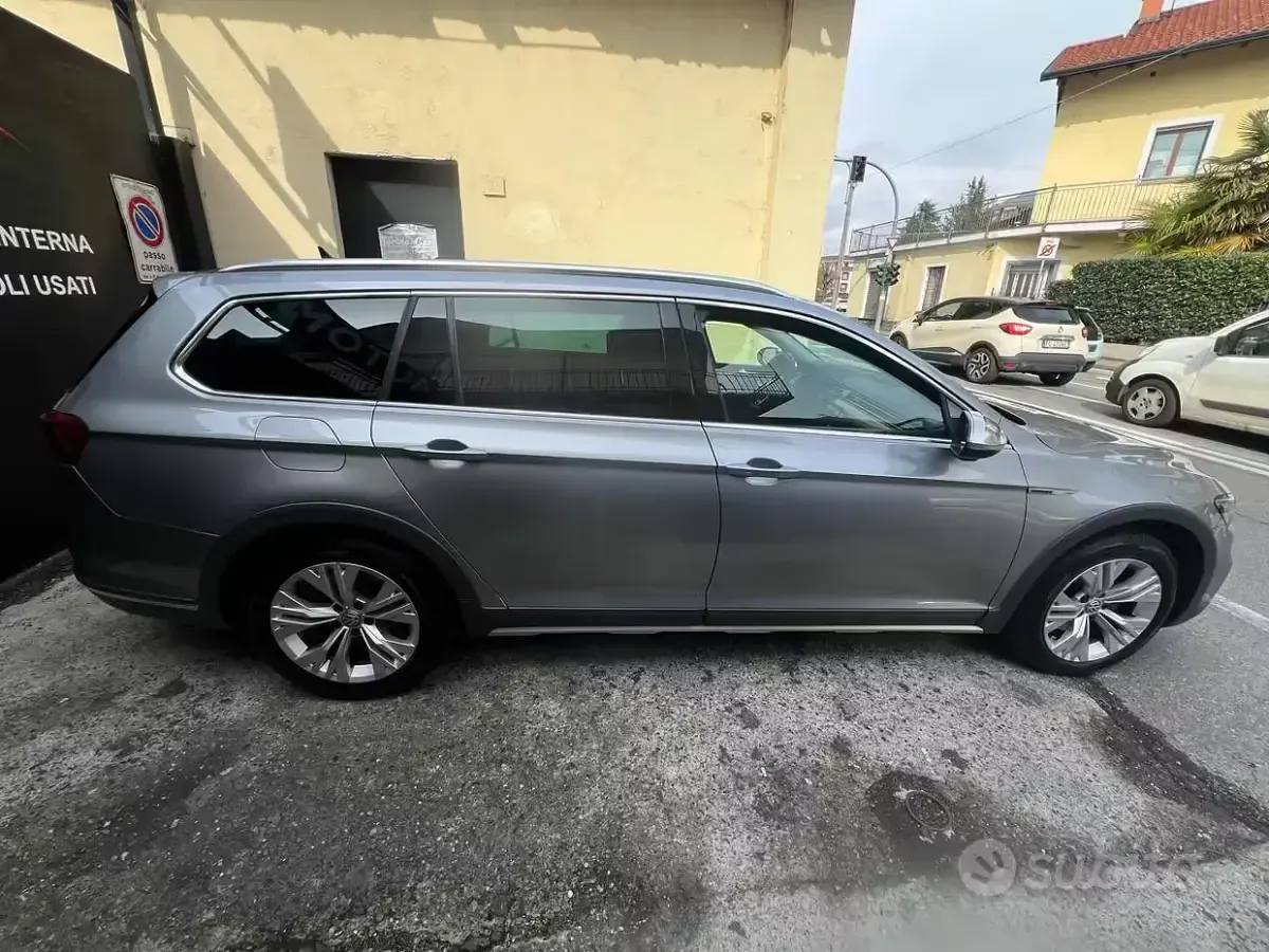 Usata VW Passat Alltrack 190 CV (139 kW) 2020 Grigio Station wagon