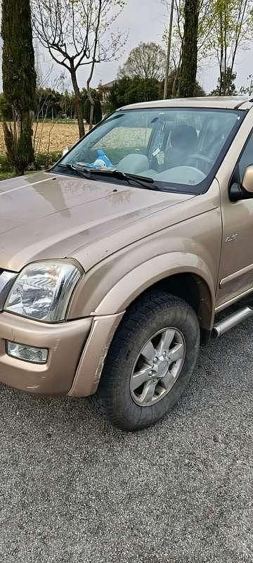 Usata Isuzu D-Max 131 CV (96 kW) 2007 Bronzo SUV