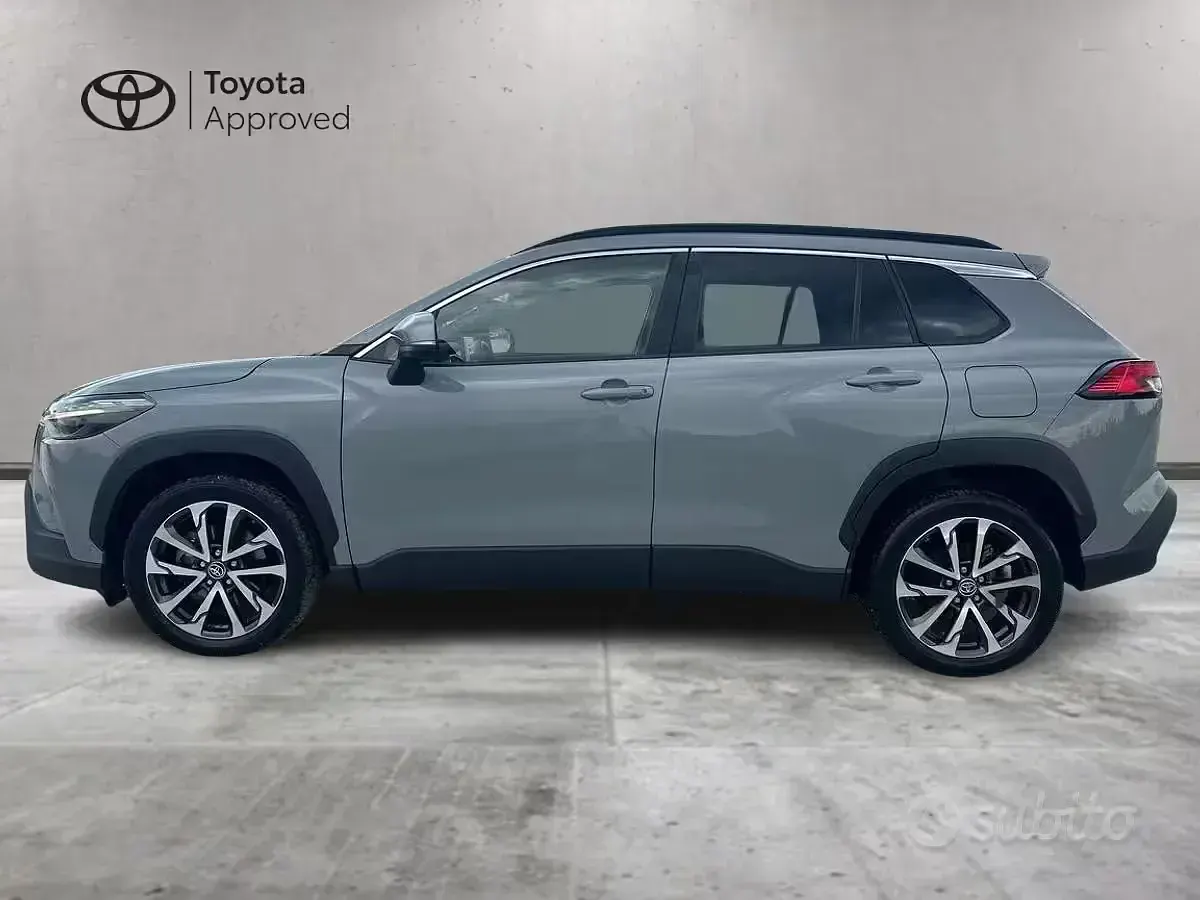 Usata Toyota Corolla Cross Trend 152 CV (111 kW) 2023 Grigio SUV