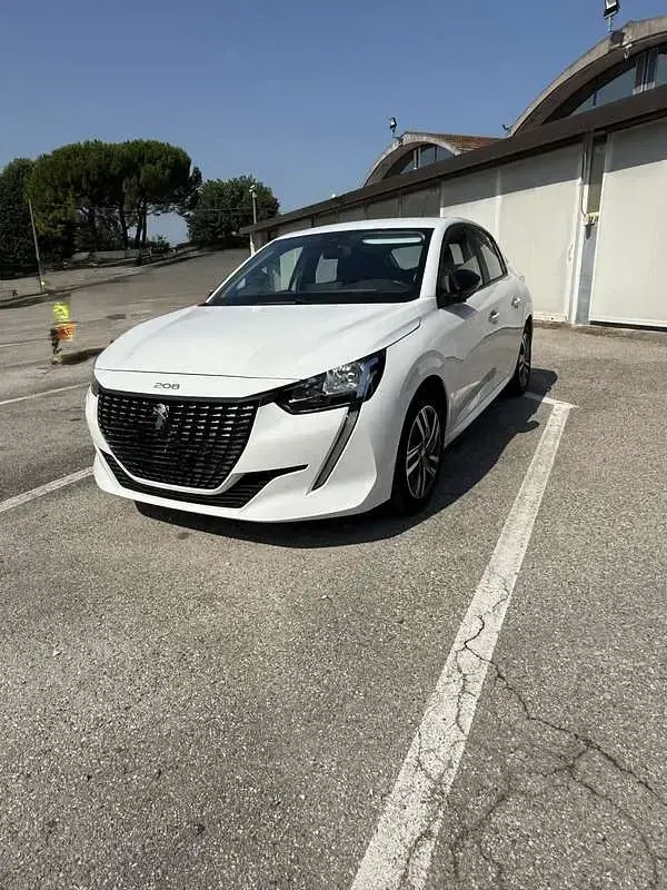 Usata Peugeot 208 Active 101 CV (74 kW) 2023 Bianco Utilitaria