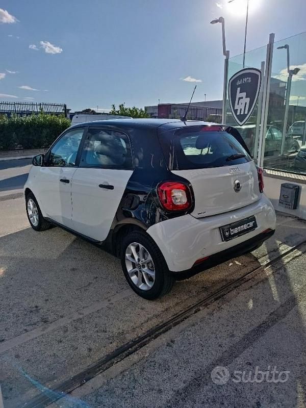 Usata Smart ForFour Passion 71 CV (52 kW) 2019 Bianco(met.) Utilitaria