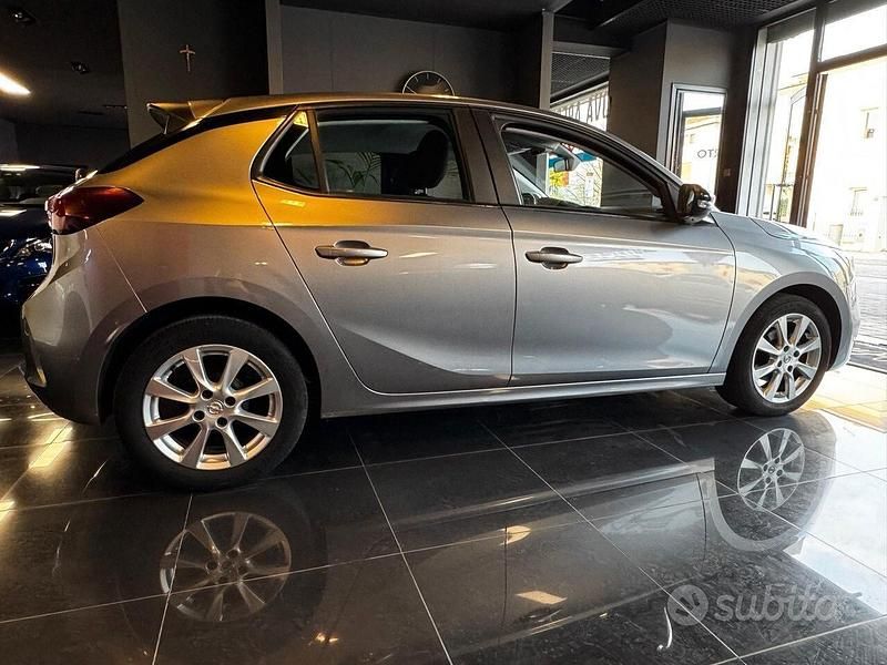 Używany Opel Corsa Edition 75 KM (55 kW) 2021 Szary Hatchback